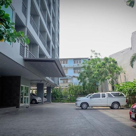 14 Living Hotel Bangkok Exterior photo