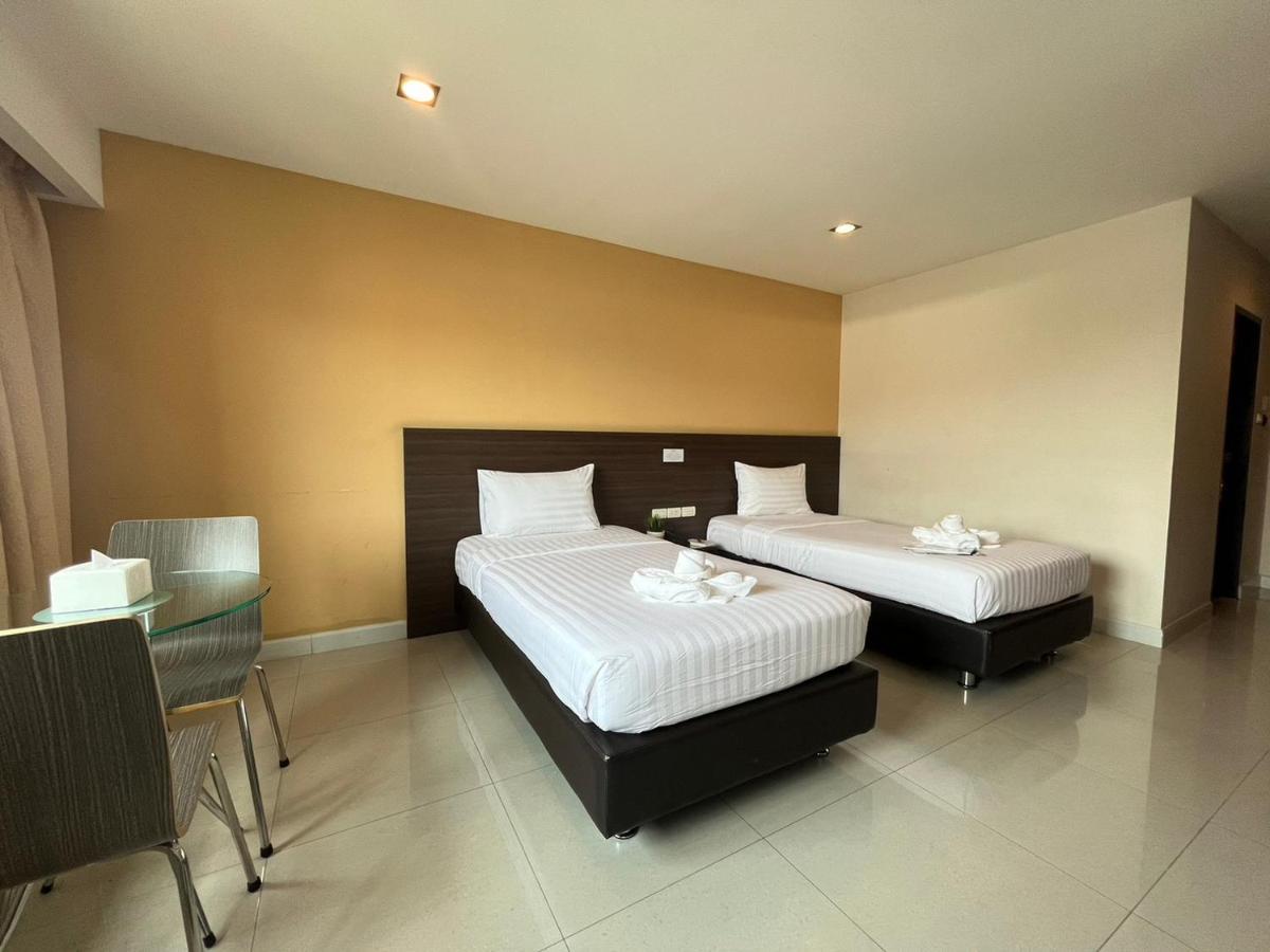 14 Living Hotel Bangkok Exterior photo
