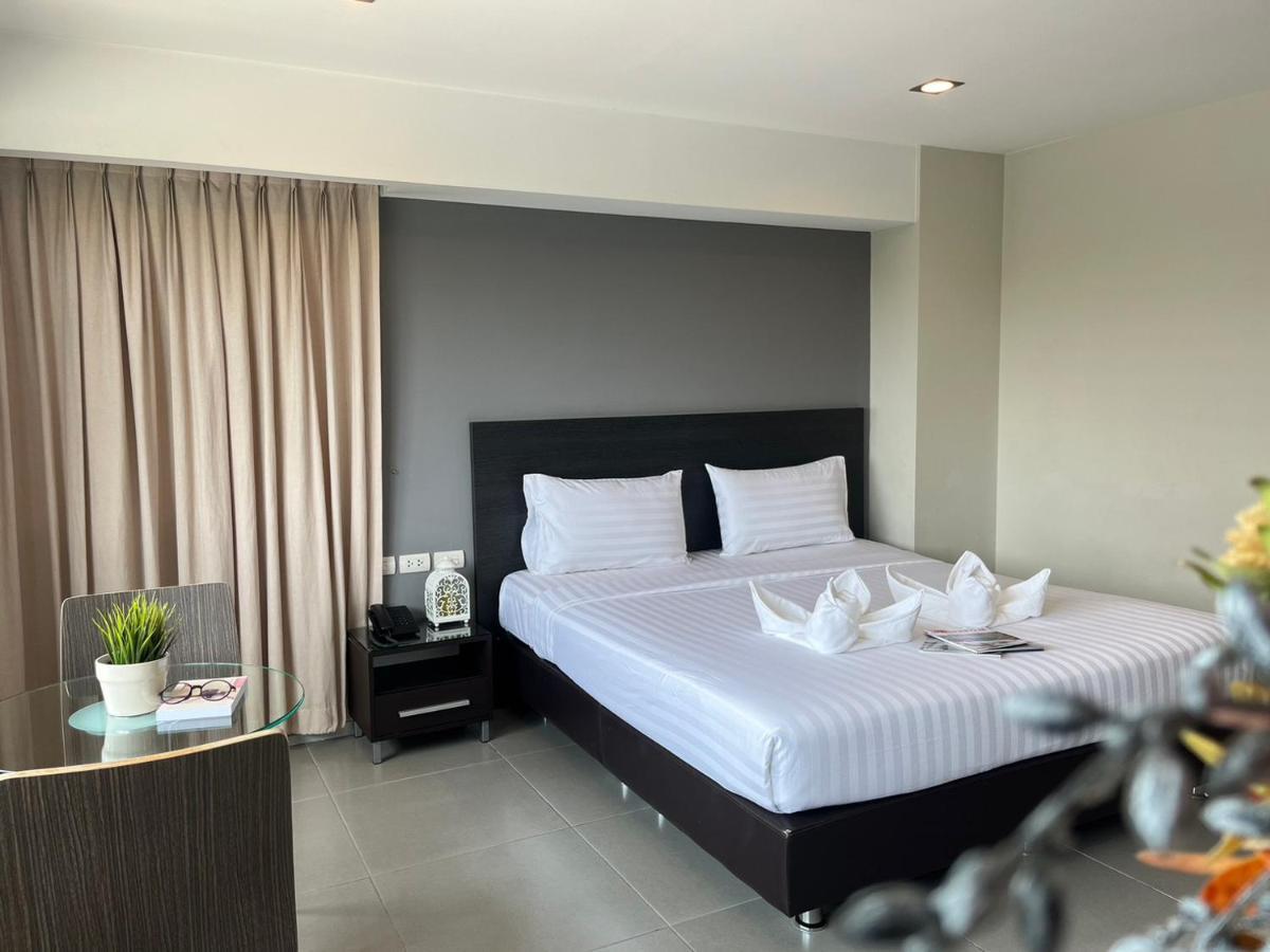 14 Living Hotel Bangkok Exterior photo