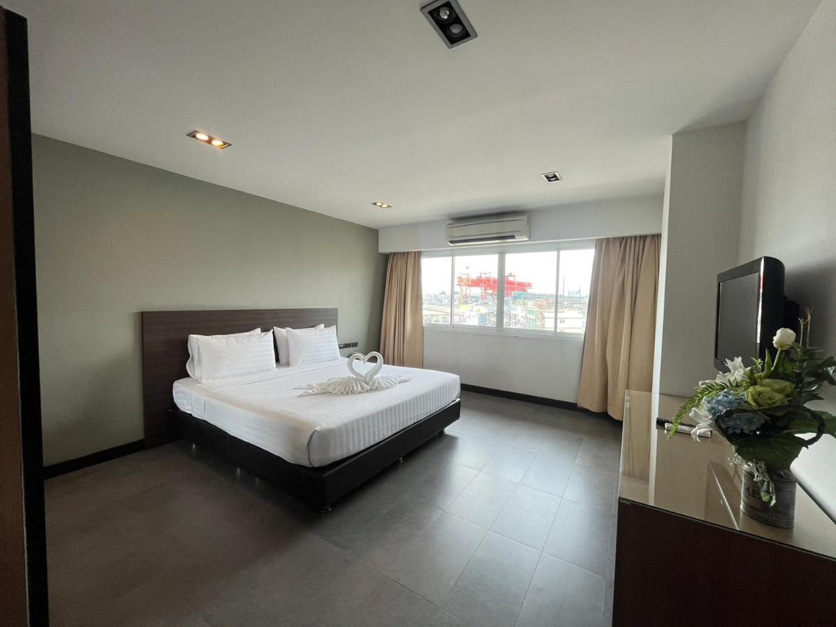 14 Living Hotel Bangkok Exterior photo