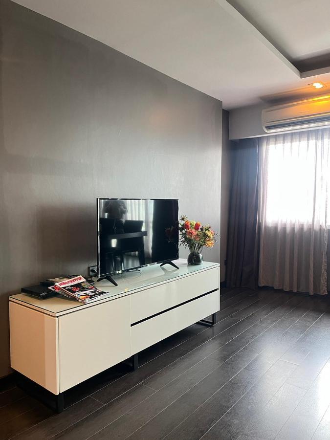 14 Living Hotel Bangkok Exterior photo