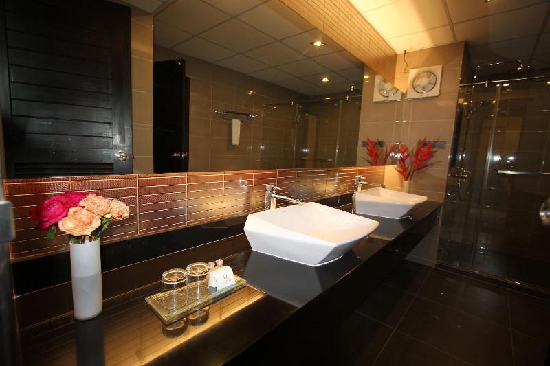 14 Living Hotel Bangkok Exterior photo