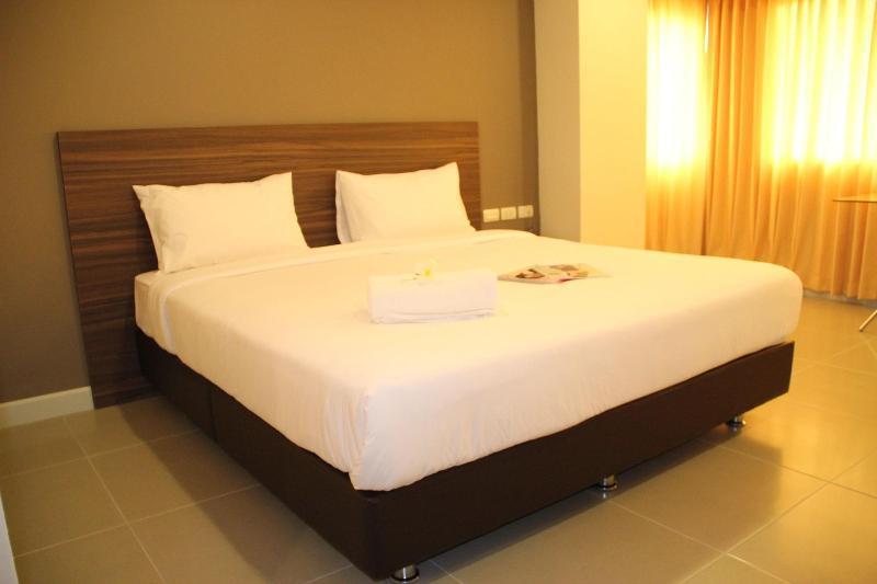 14 Living Hotel Bangkok Exterior photo
