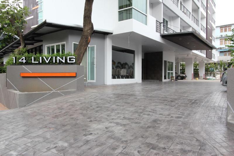 14 Living Hotel Bangkok Exterior photo