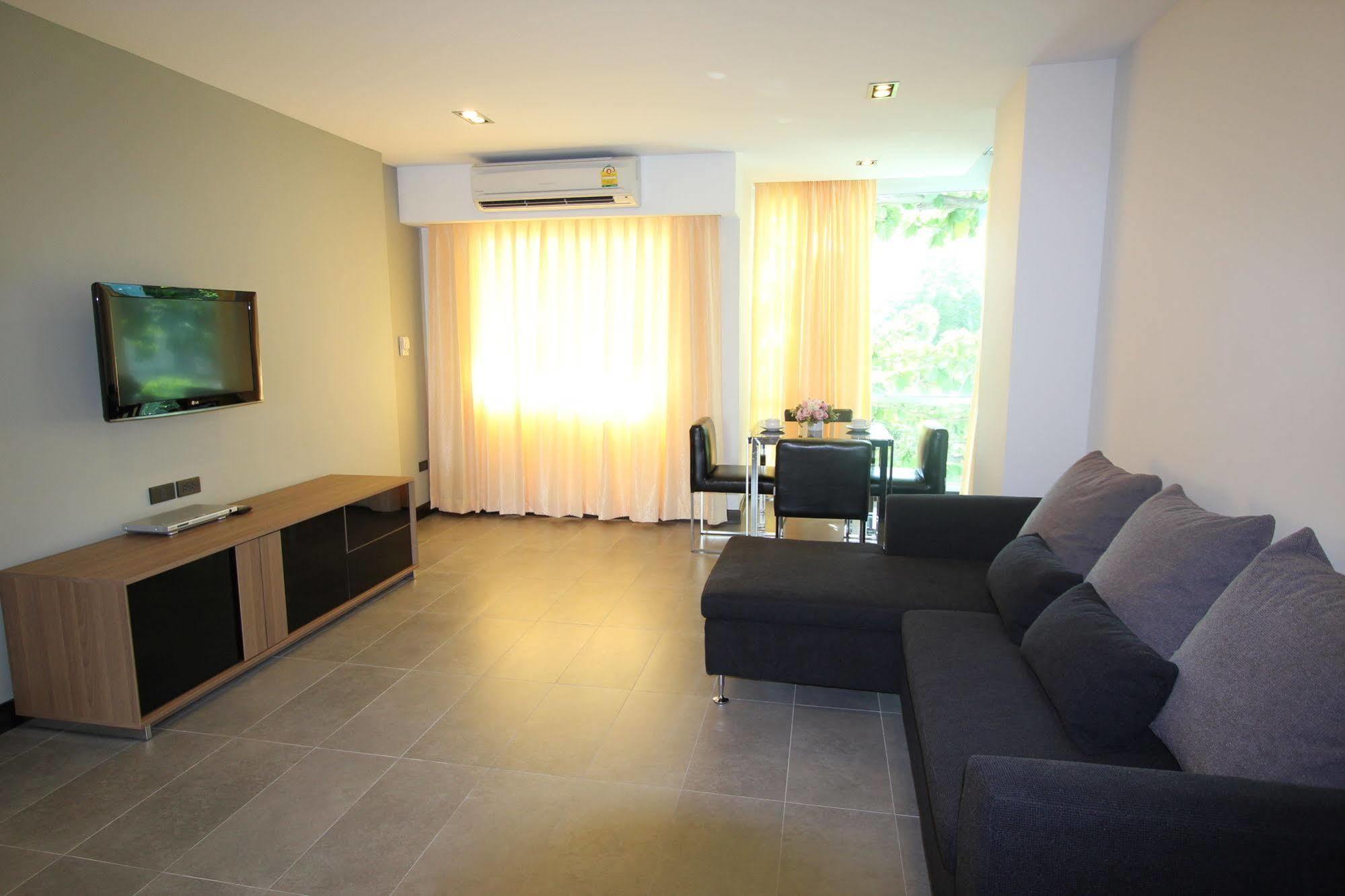 14 Living Hotel Bangkok Exterior photo