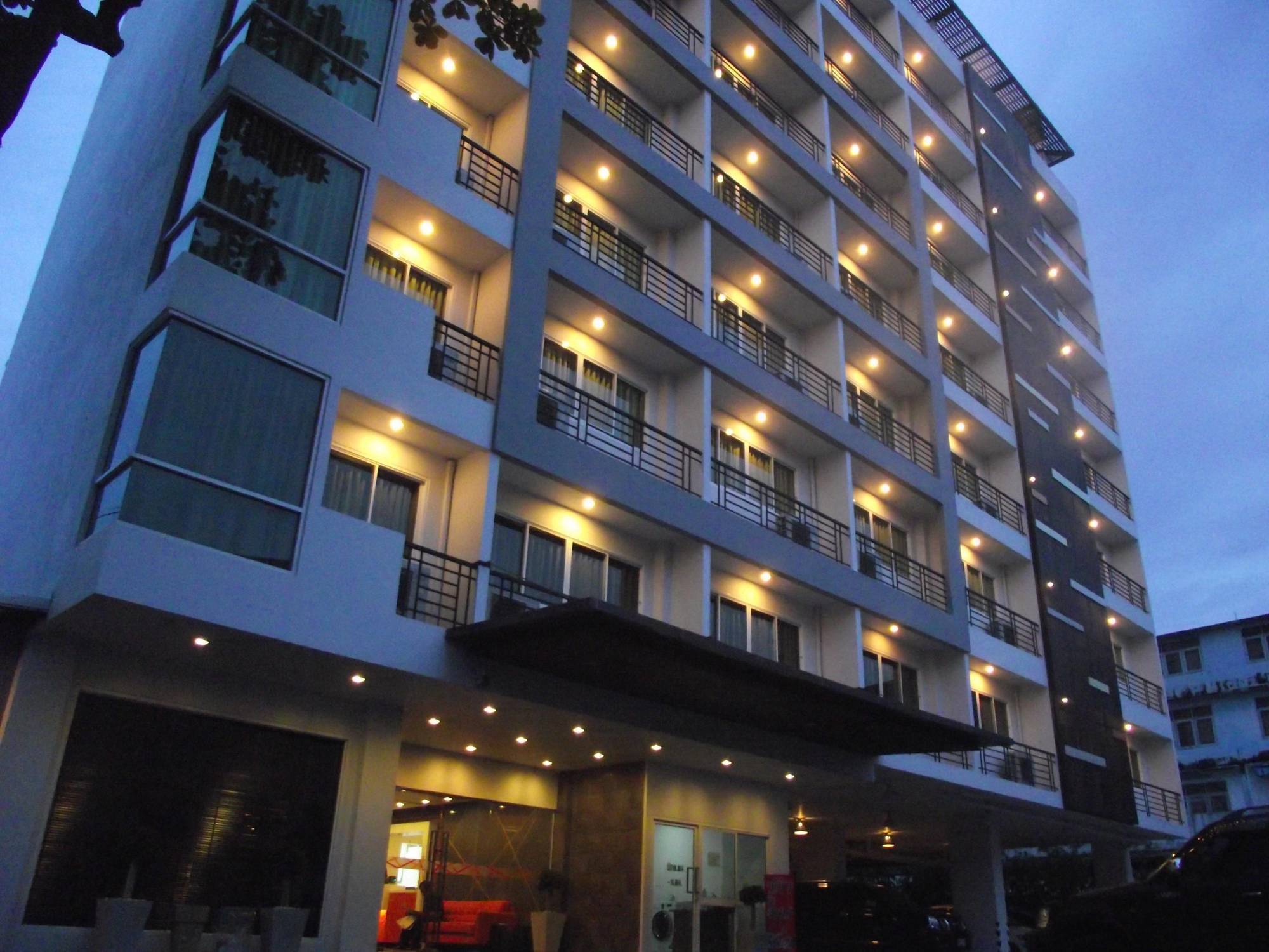 14 Living Hotel Bangkok Exterior photo