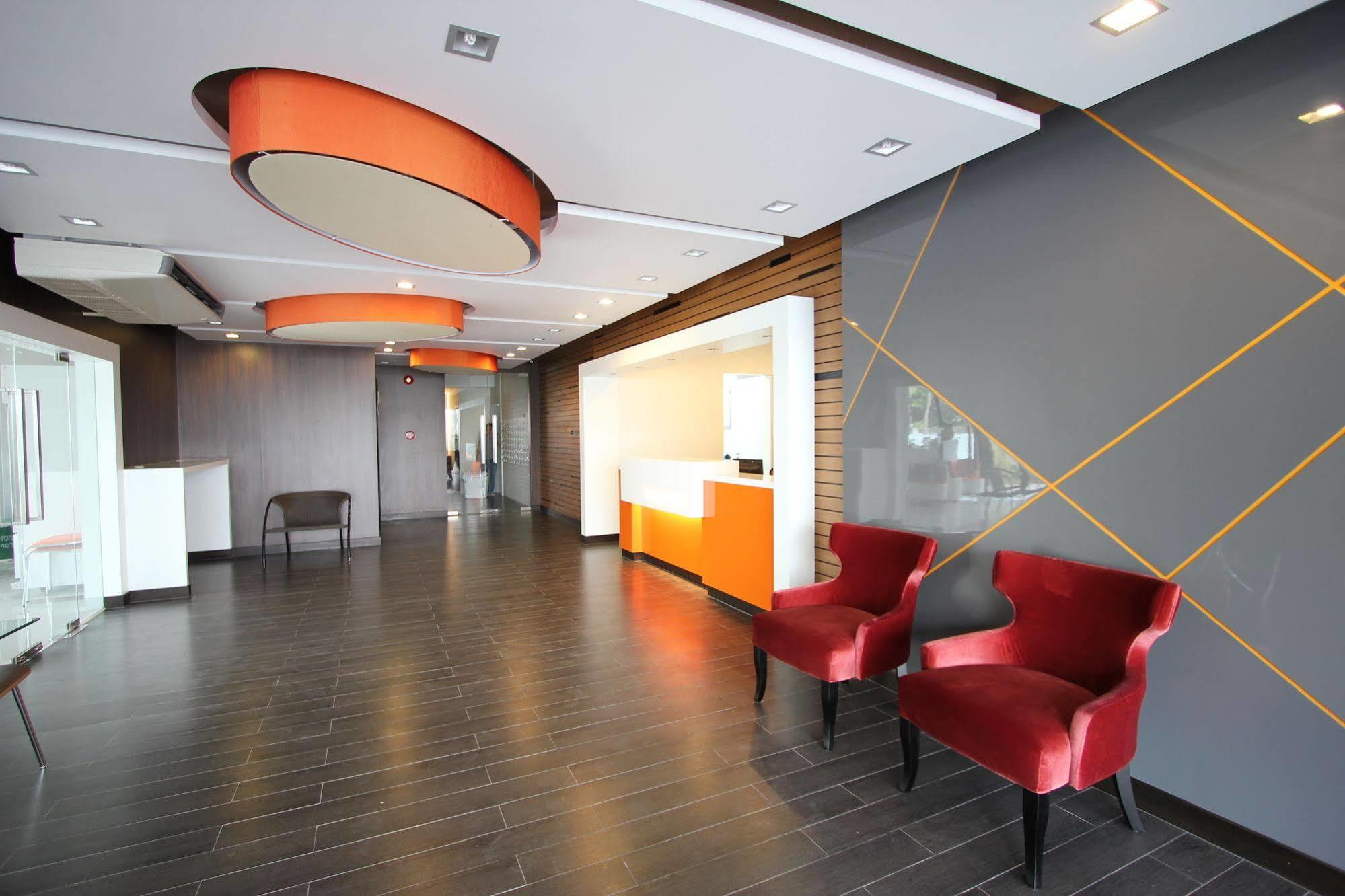 14 Living Hotel Bangkok Exterior photo